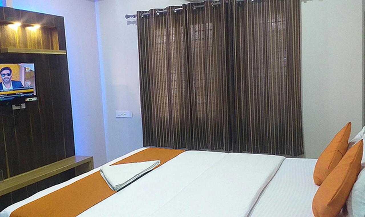 Royal Blue Meridian Inn Bengaluru Zewnętrze zdjęcie